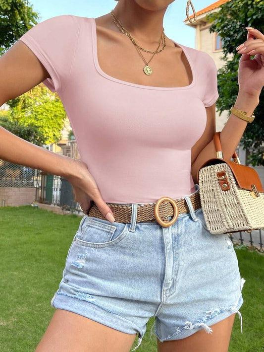 SHEIN Essnce Camiseta de manga corta de cuello cuadrado en color liso para el verano