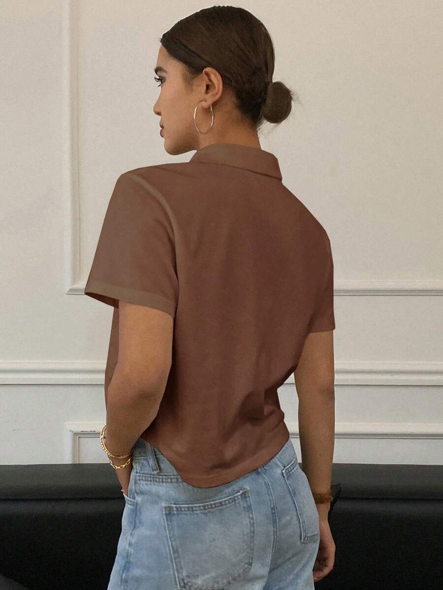 Livesso Livesso Camiseta de polo de cuello suelto de unicolor casual para mujer, camisa polo marrón, top corto marrón, camisa de cuello marrón, blusa marrón para mujer