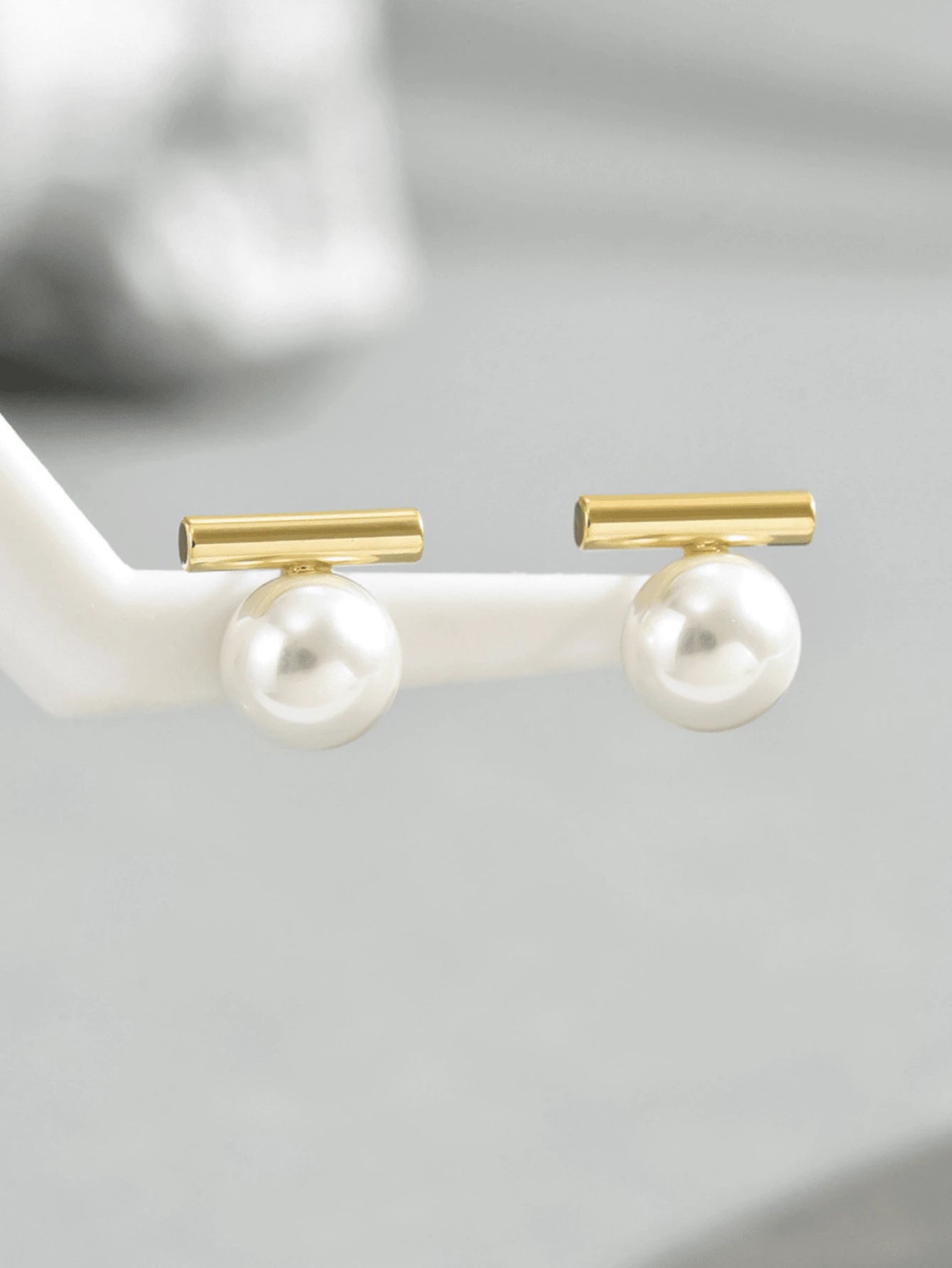 1 par de pendientes de perla de imitación delicados, pendientes de diseño minimalista con elegante estilo inspirado en la naturaleza