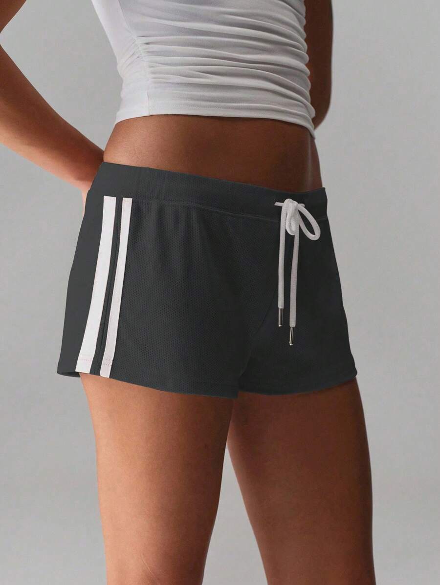 Flirla Pantalones cortos de verano informales para mujeres con cordón en la cintura, talle bajo y diseño de rayas con estampado numérico