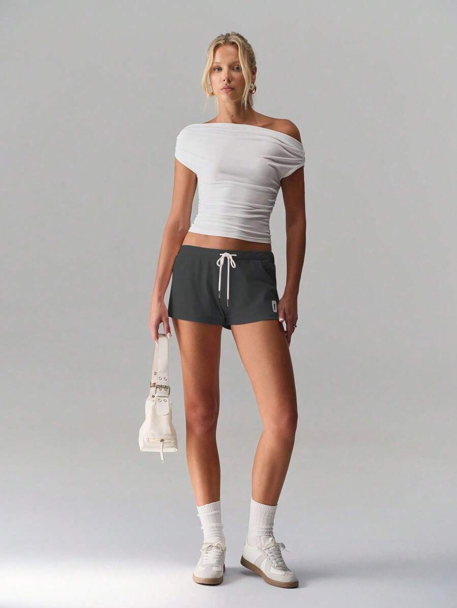 Flirla Pantalones cortos de verano informales para mujeres con cordón en la cintura, talle bajo y diseño de rayas con estampado numérico